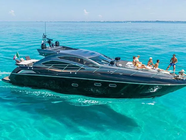 8.Sunseeker 64 Ft